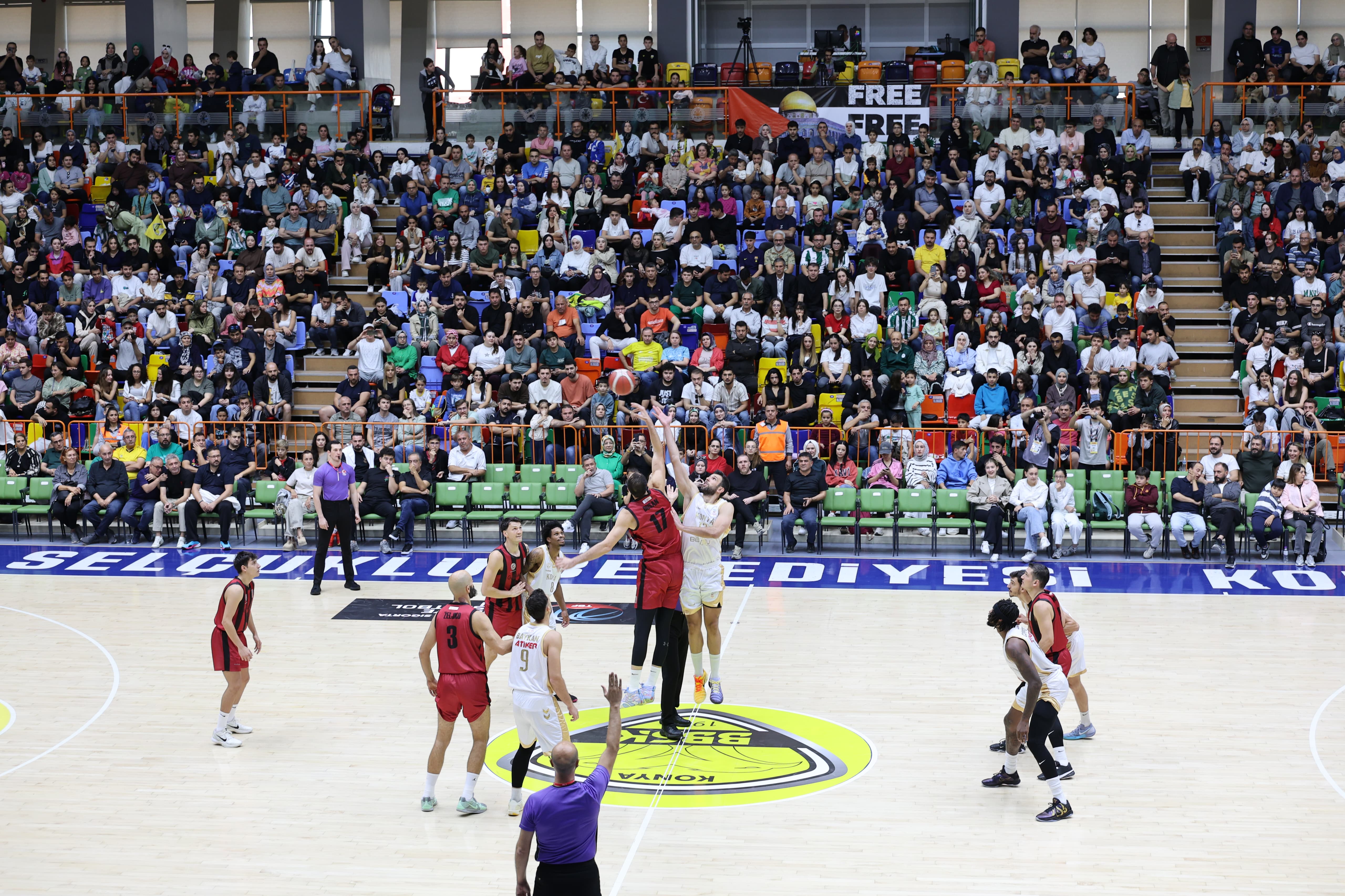 Konya BBSK Basketbol 3'de 3 yaptı 84-79