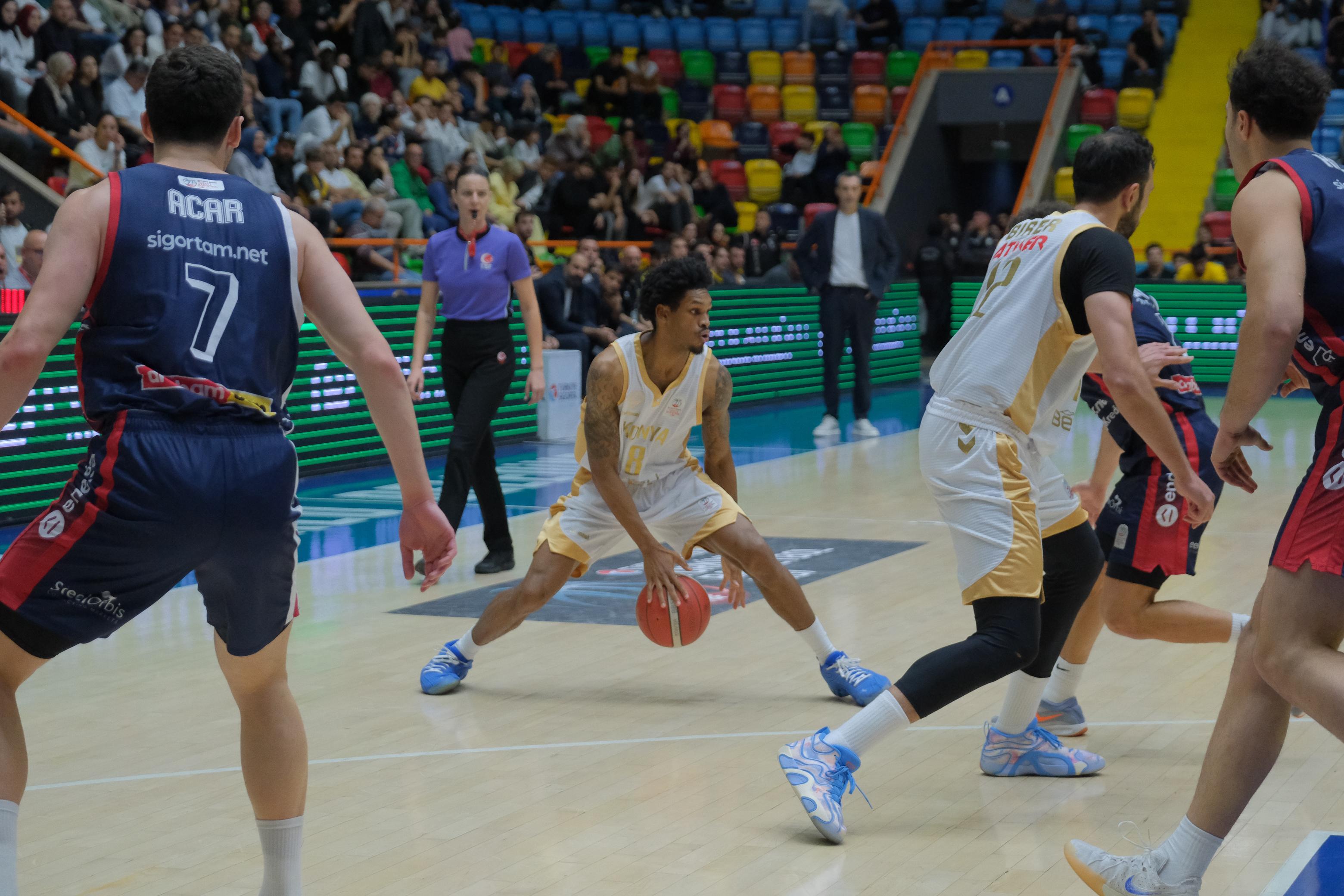Konya Büyükşehir duduralamıyor 81-77