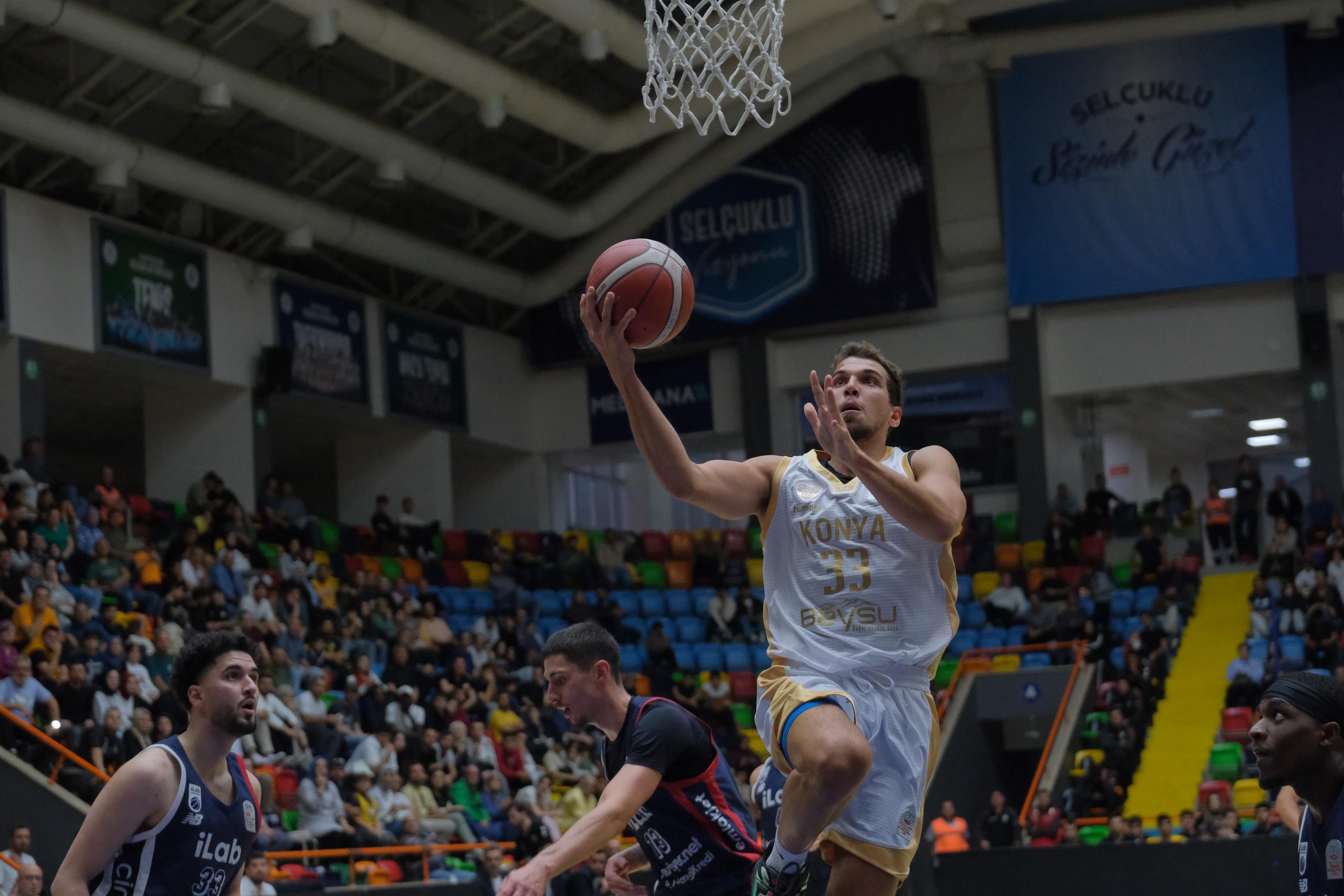 Konya Büyükşehir duduralamıyor 81-77