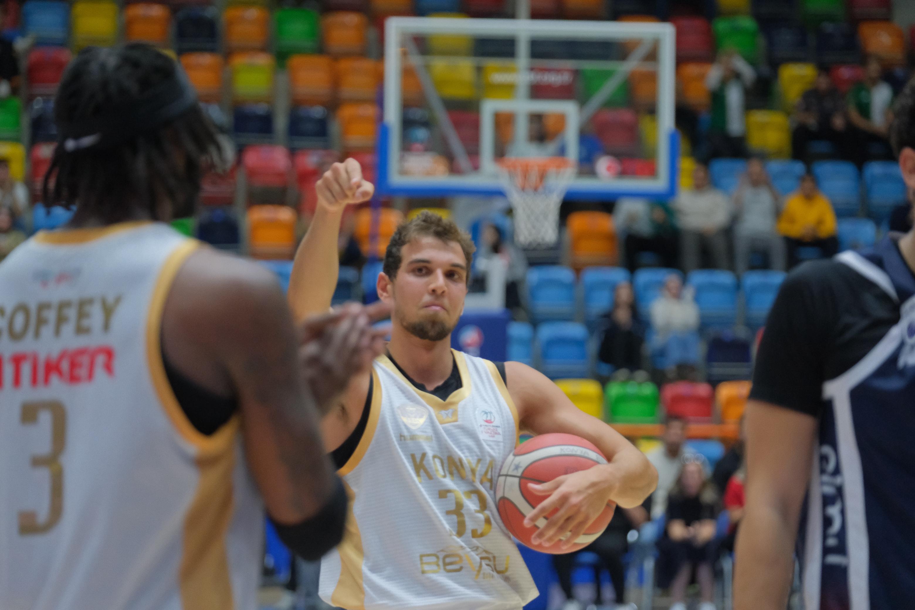 Konya Büyükşehir duduralamıyor 81-77
