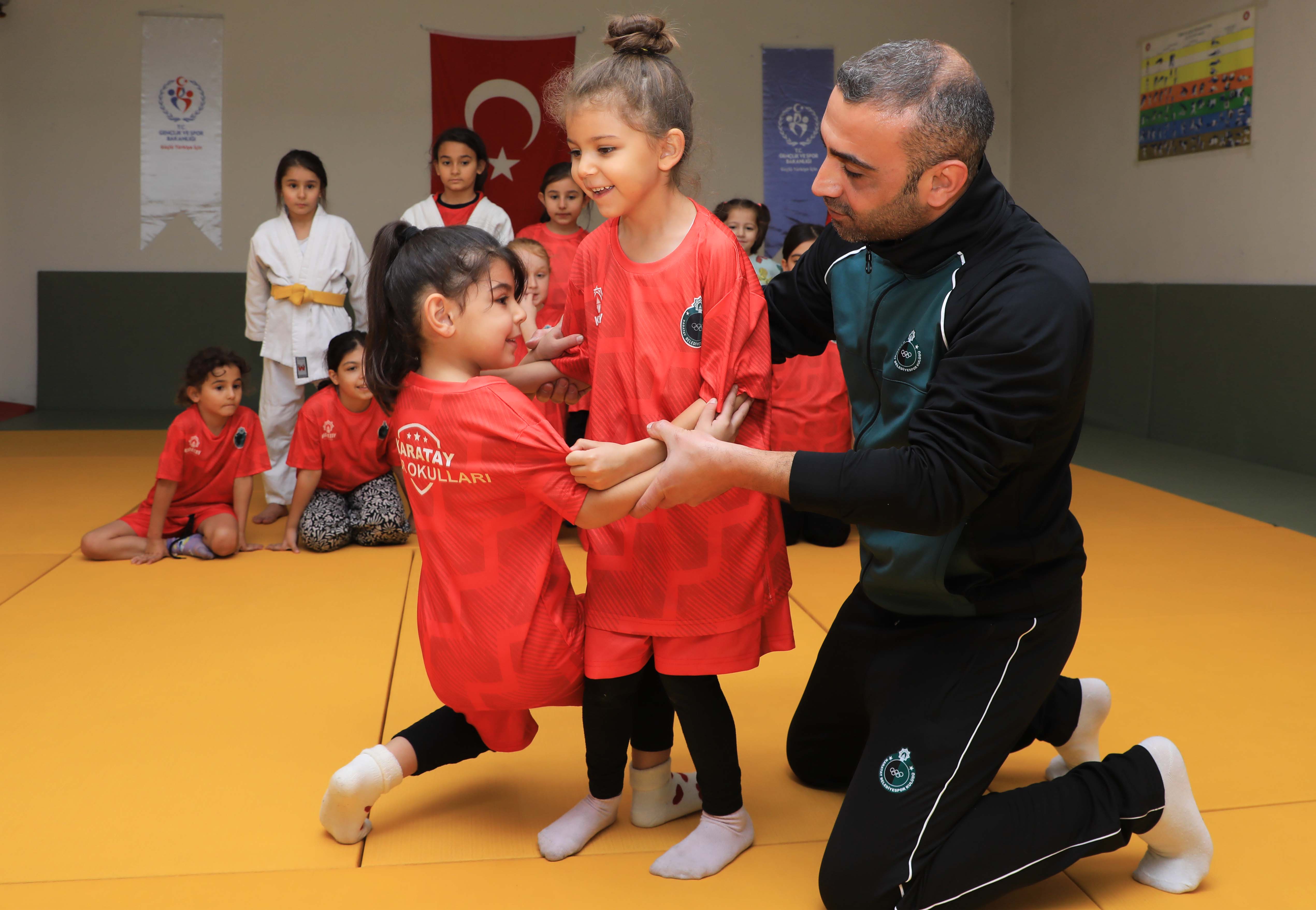 Karatay Kış Okullarında eğitimler sürüyor