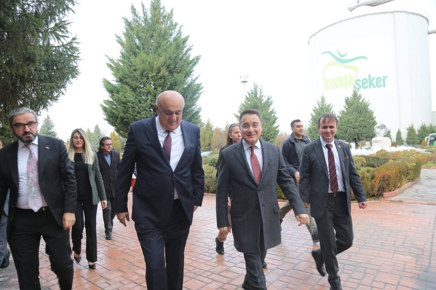 Babacan Çumra Şeker Fabrikasını ziyaret etti