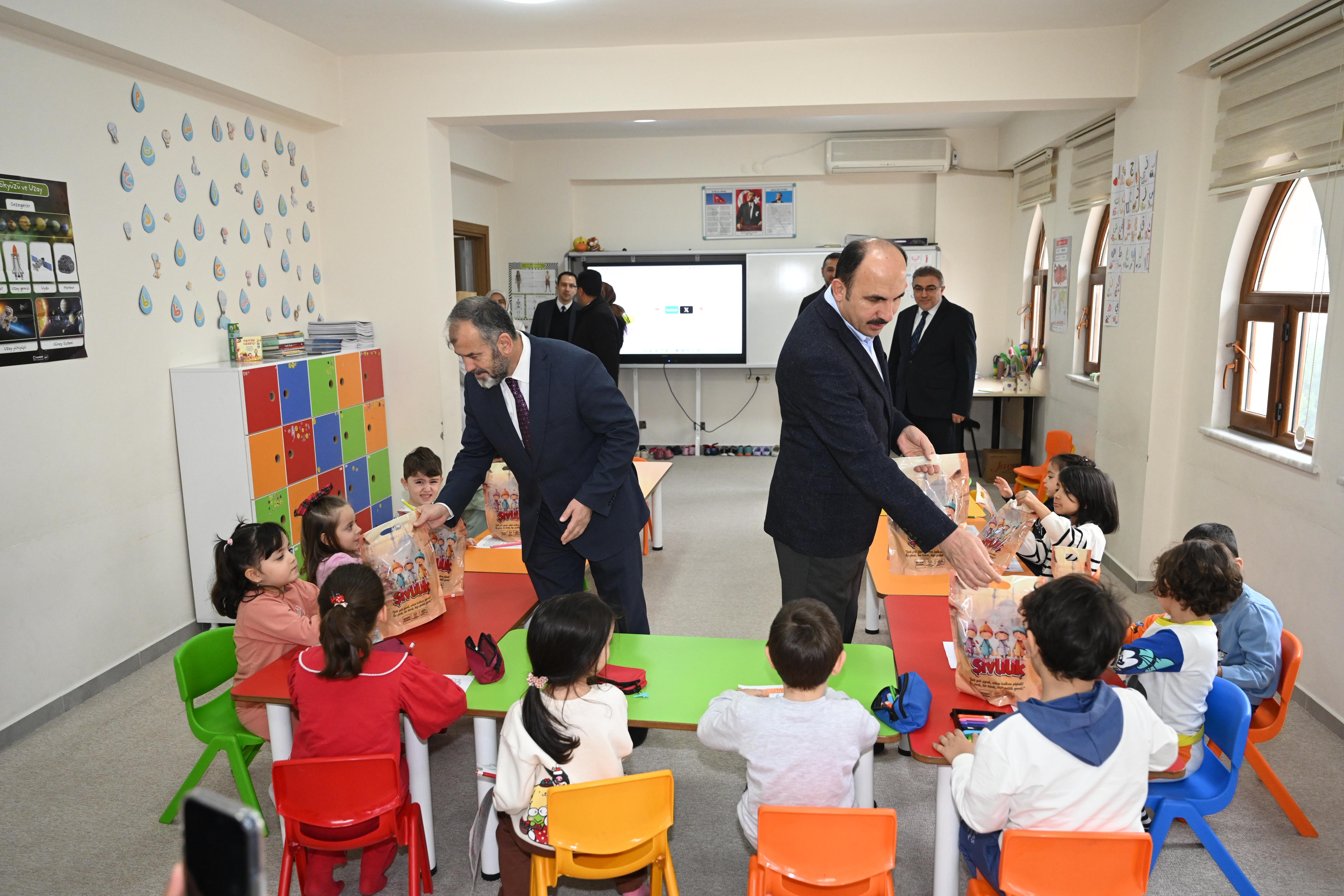 Konya'da Başkan Altay, çocukların 'Şivlilik' coşkusuna eşlik etti