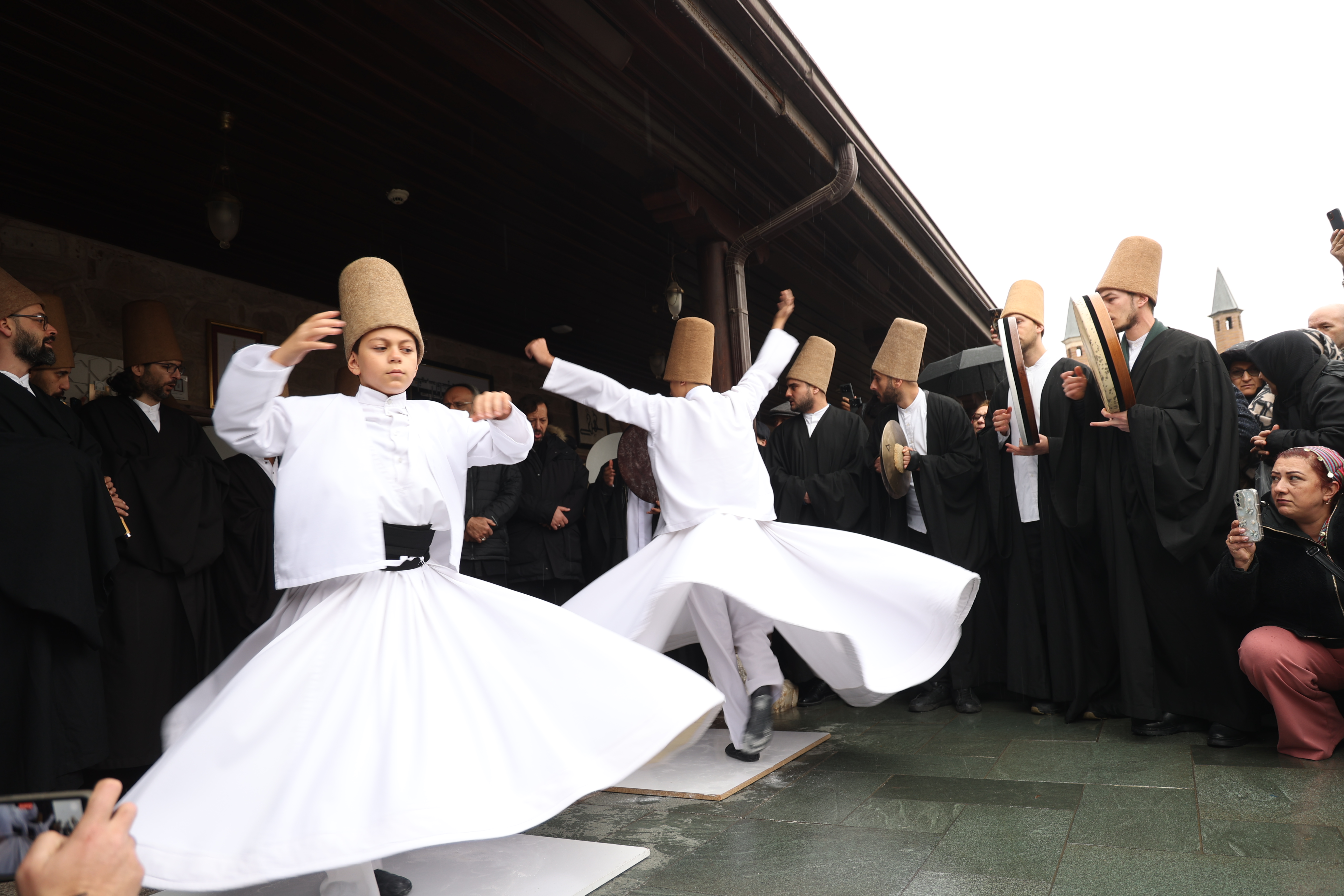 Konya’da Mevlana anma törenleri “Huzur Vakti” temasıyla başladı