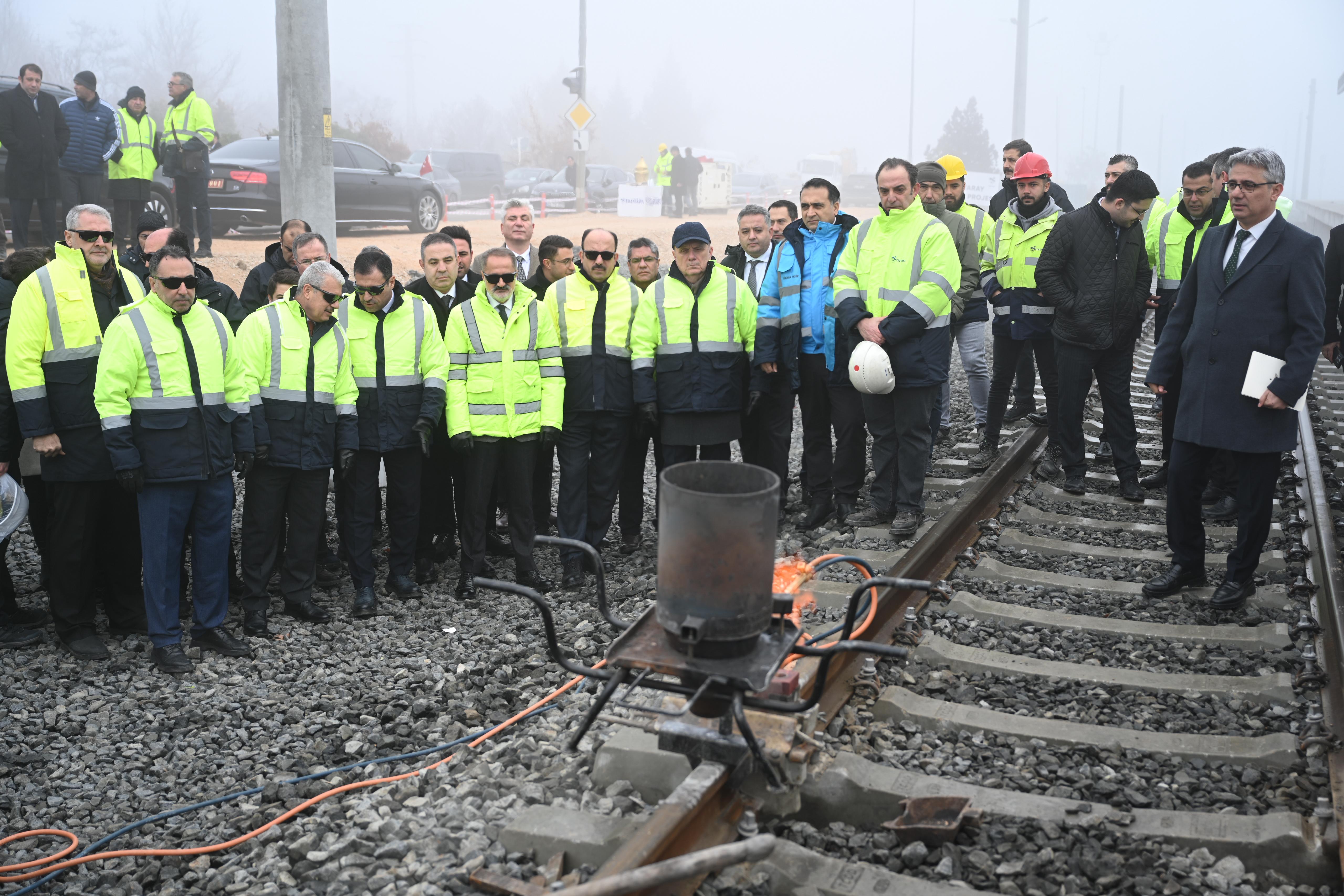 KONYARAY banliyö hattında ray birleştirme kaynağı yapıldı