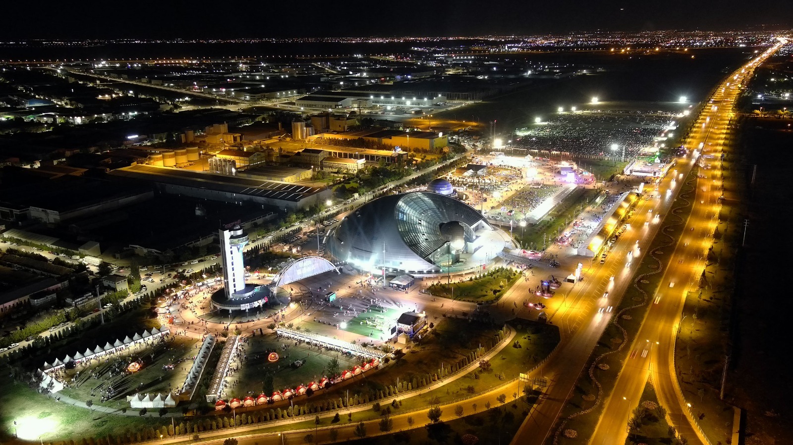 Türkiye'nin en büyük Bilim Merkezi ilgi odağı oldu