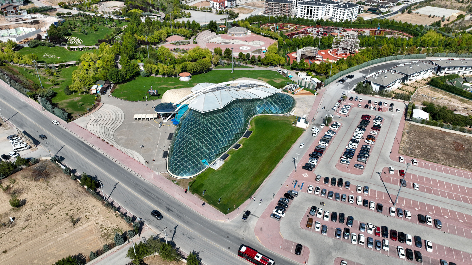 Kelebekler bahçesine rekor ziyaretçi