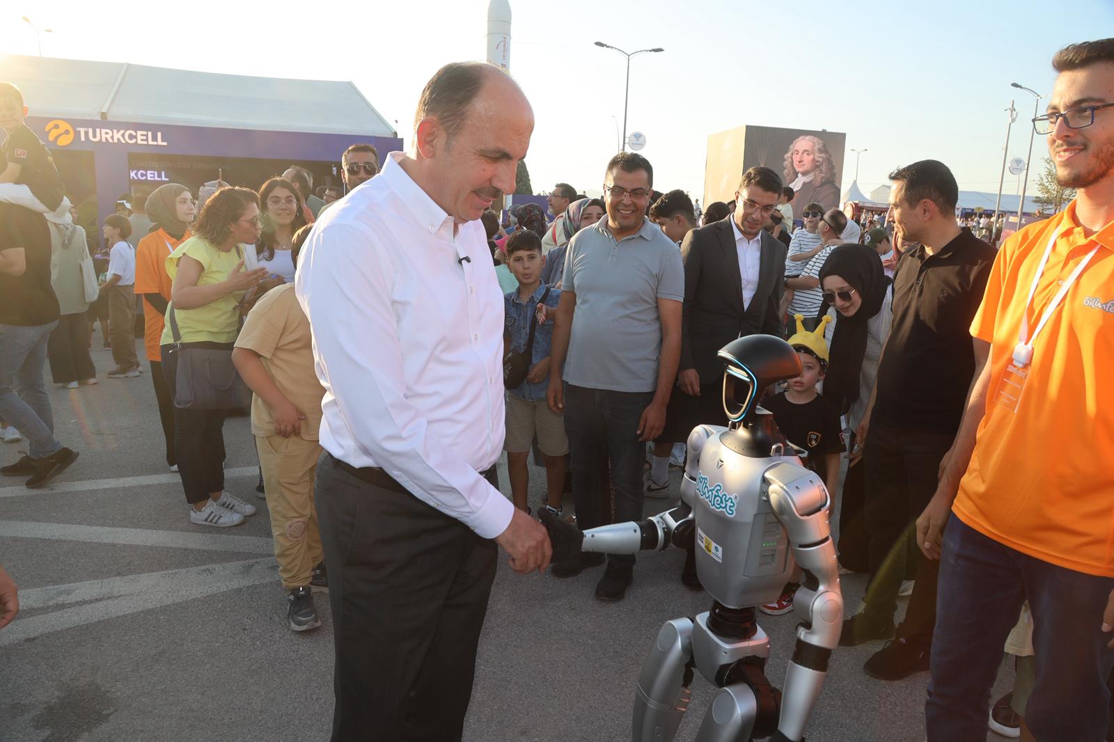 Türkiye'nin en büyük Bilim Merkezi ilgi odağı oldu