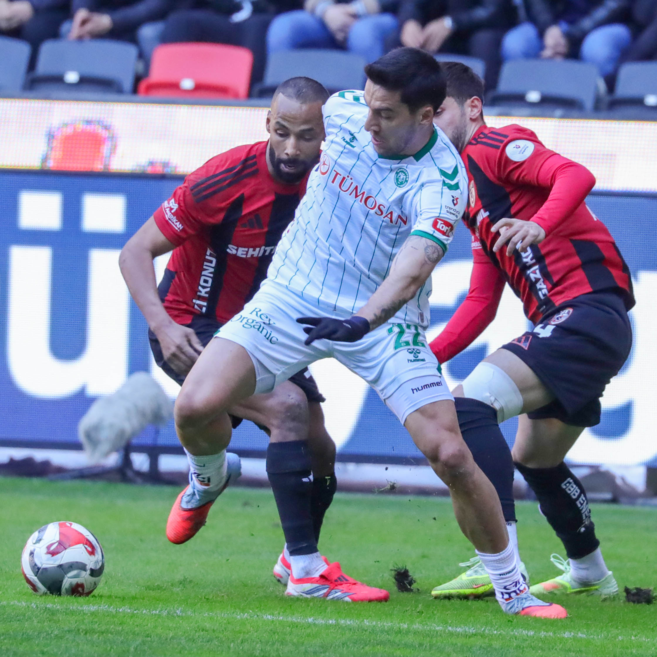 Konyaapor galibiyete hasret...