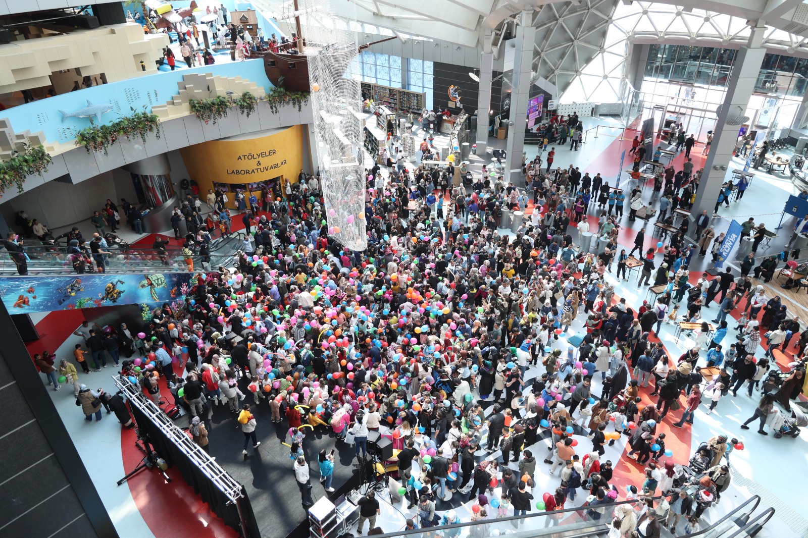 Türkiye'nin en büyük Bilim Merkezi ilgi odağı oldu