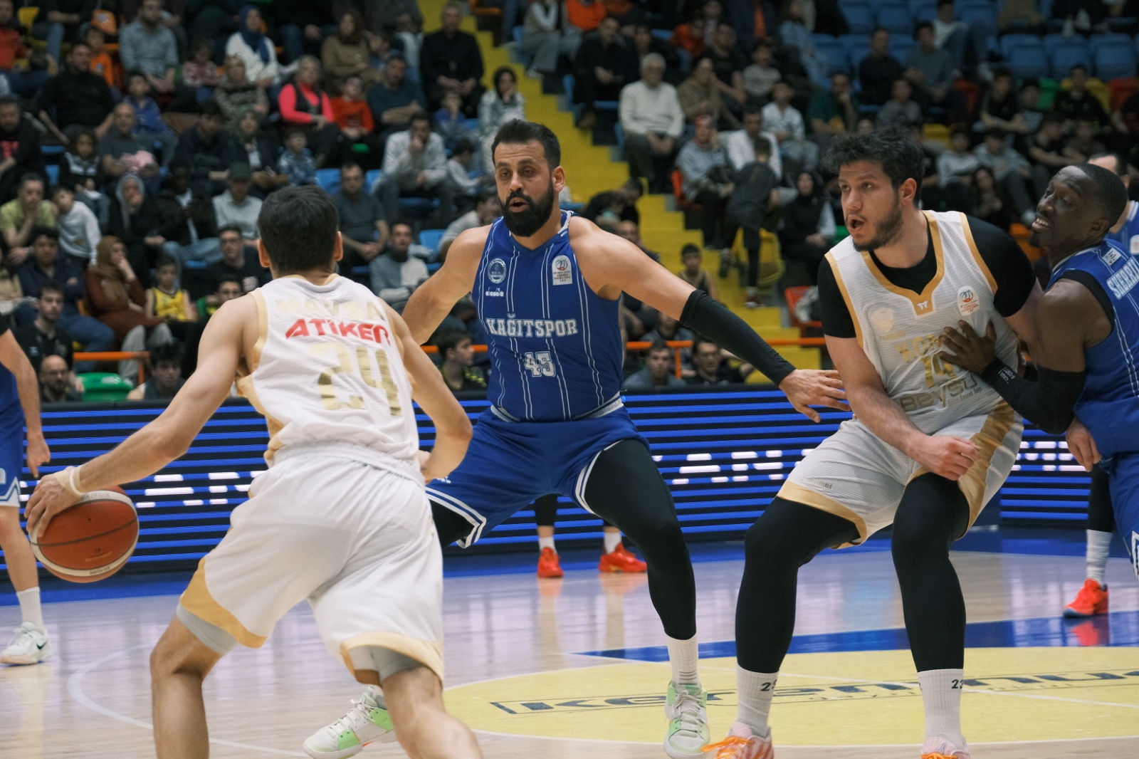 Pota da 17. galibiyet 77-71