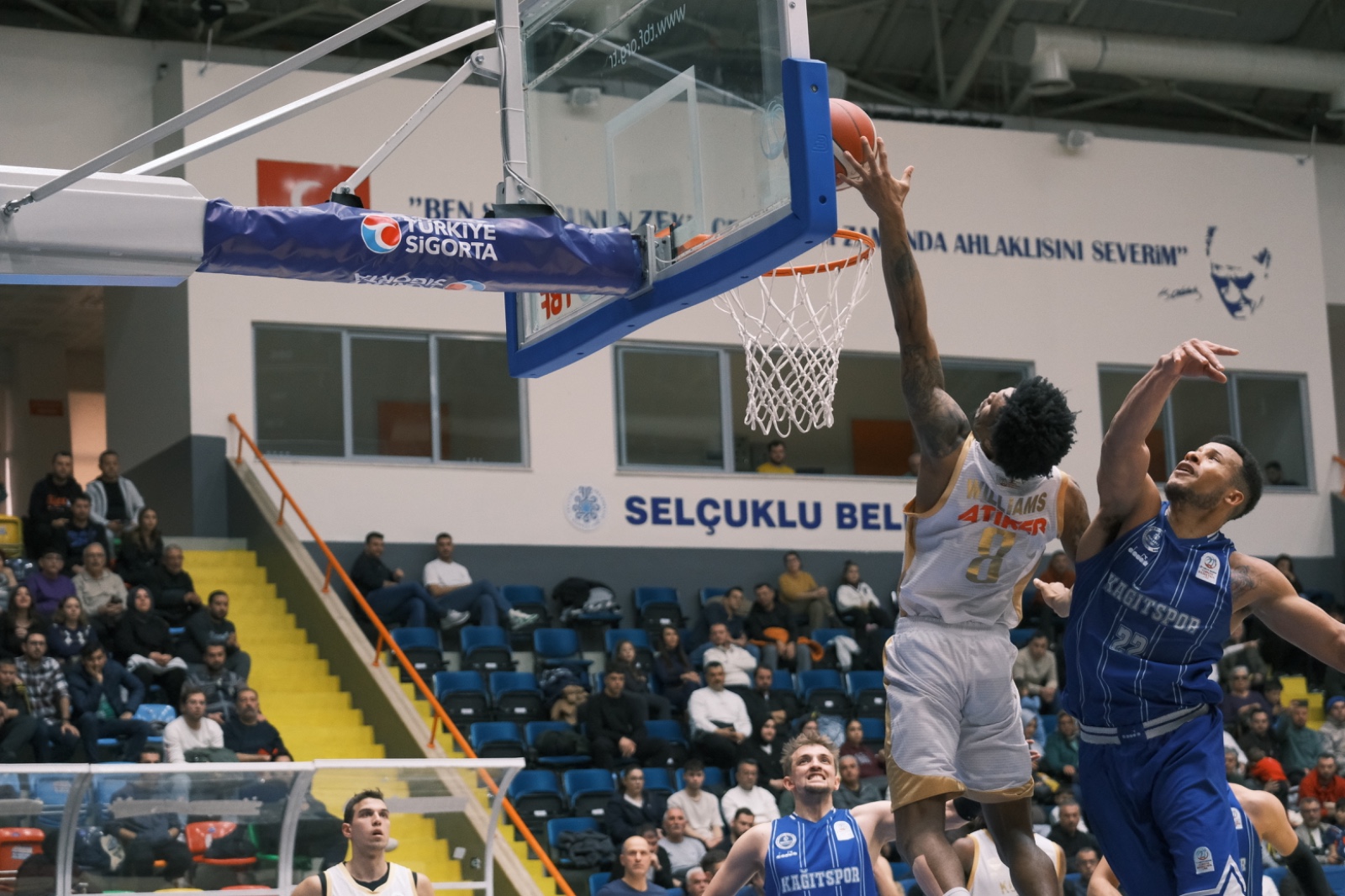 Pota da 17. galibiyet 77-71