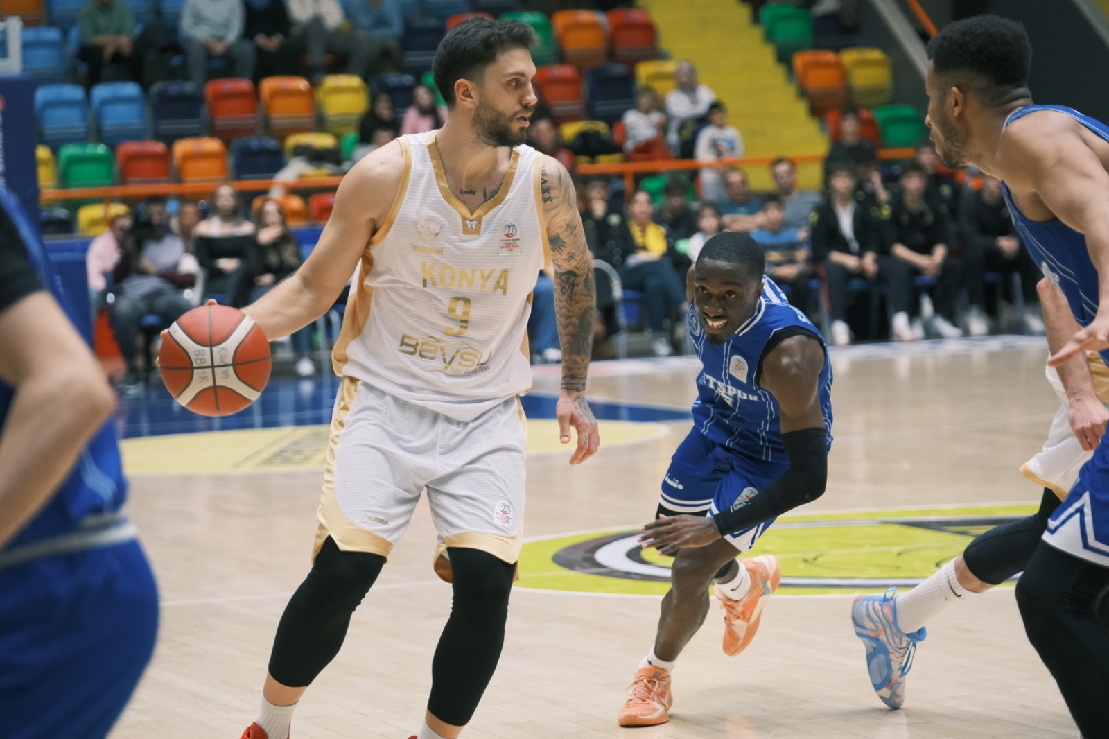 Pota da 17. galibiyet 77-71