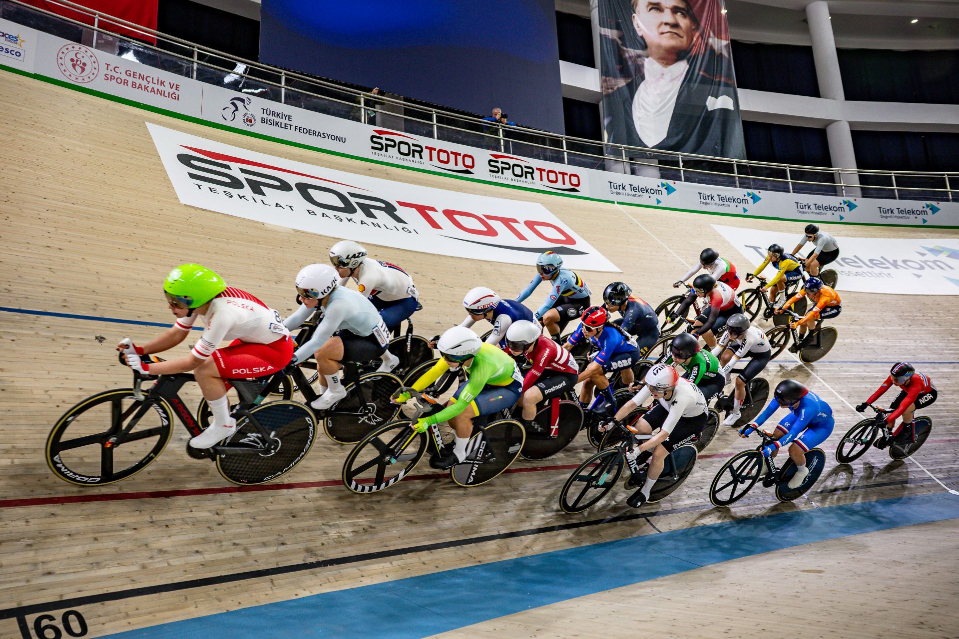 Avrupa Bisiklet  Pist Şampiyonası rekorlarıyla tarihe geçti