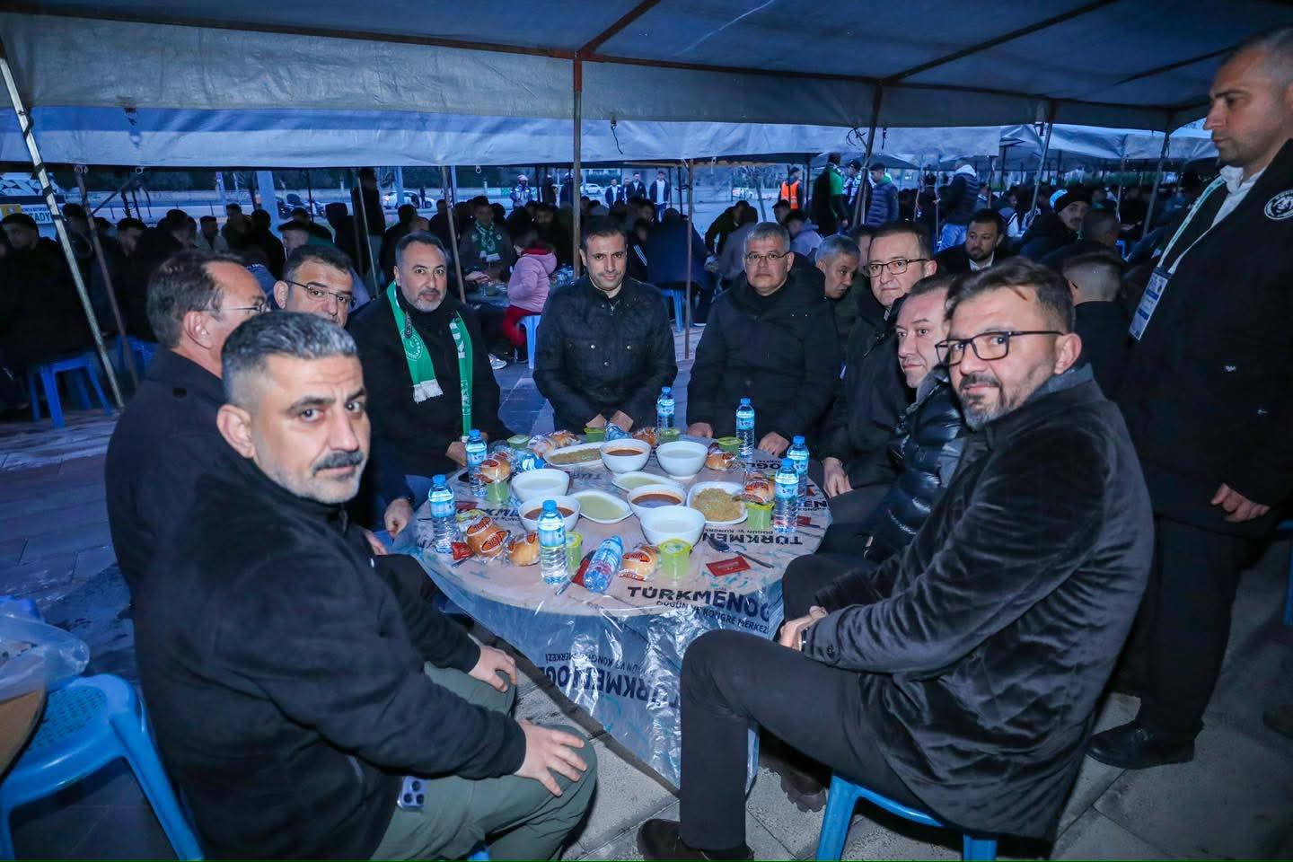 Nalçacılılar taraftar grubundan iftar yemeği