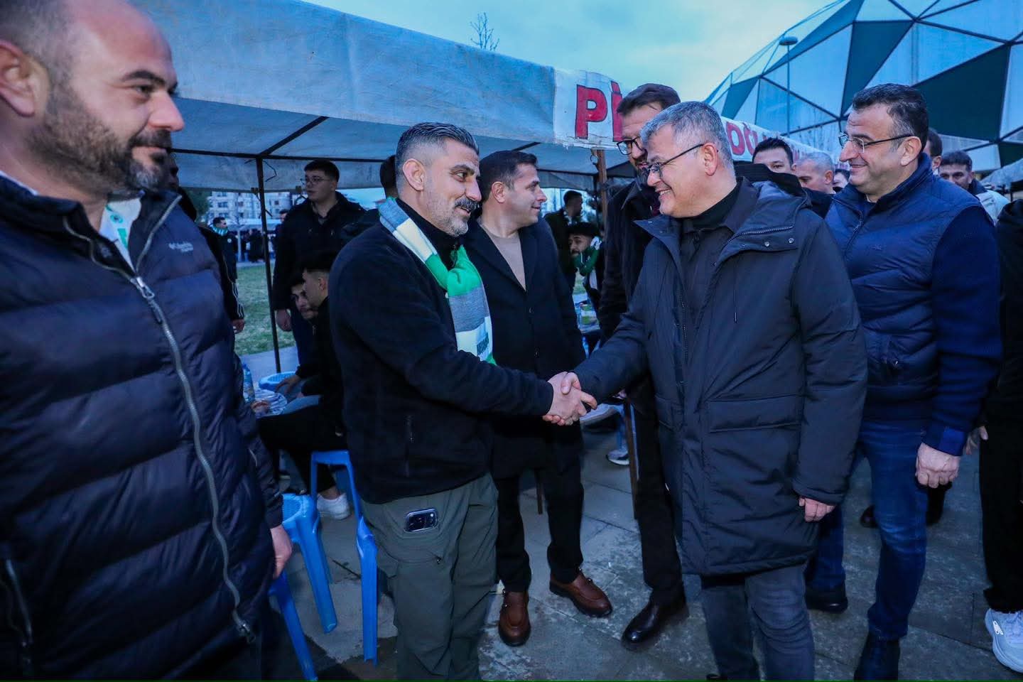 Nalçacılılar taraftar grubundan iftar yemeği