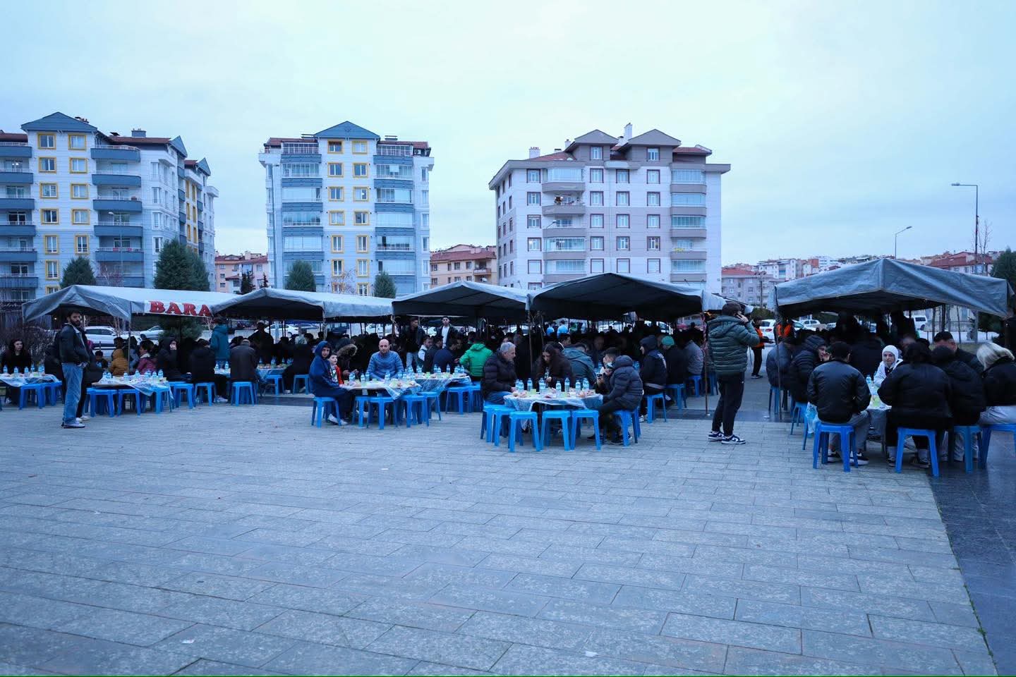 Nalçacılılar taraftar grubundan iftar yemeği