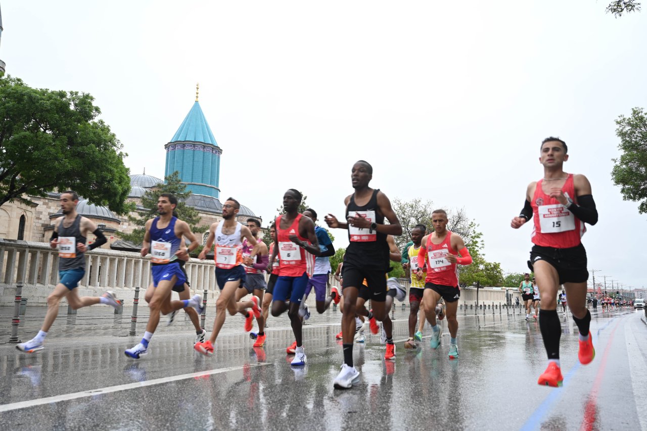 Uluslararası Konya yarı maratonu tamamlandı