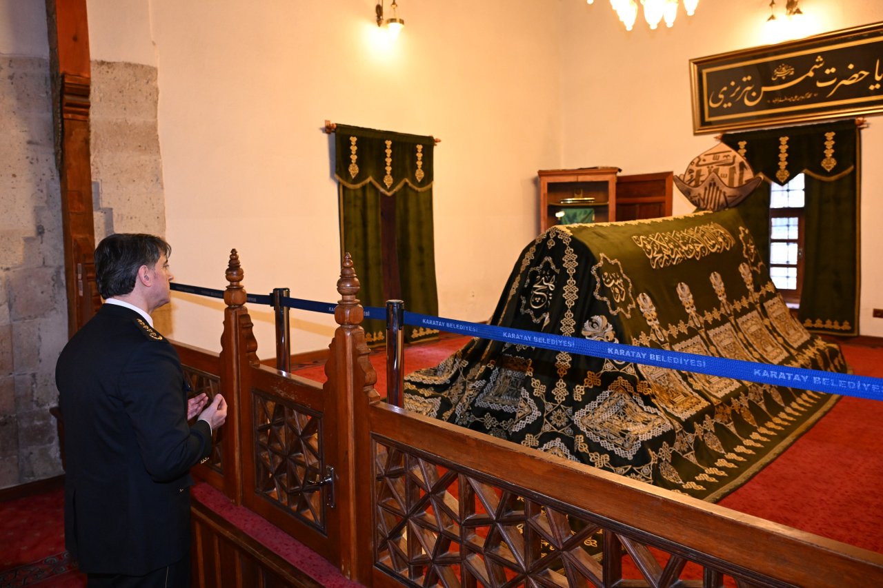 Koç, ilk mesai gününe dua ederek başladı