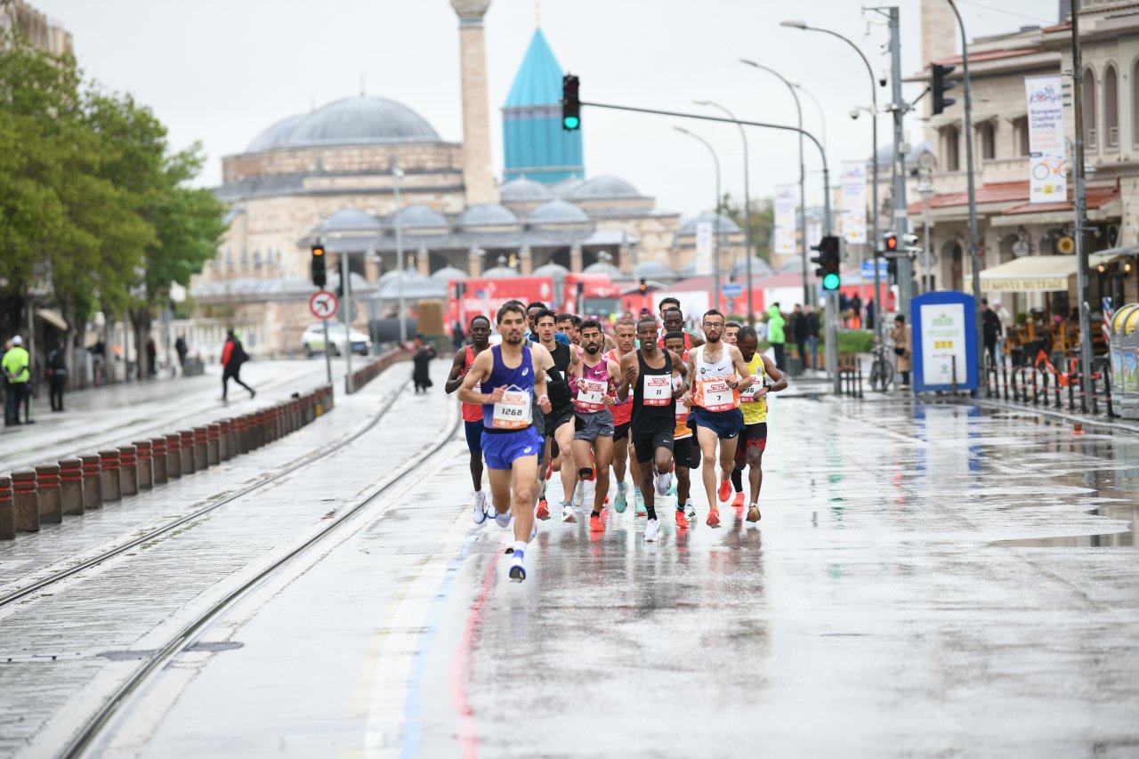 Uluslararası Konya yarı maratonu tamamlandı