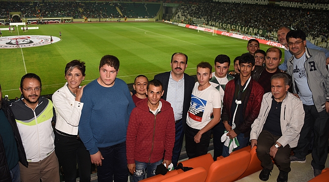 Altay, Özel Eğitim Öğrencileriyle maç izledi