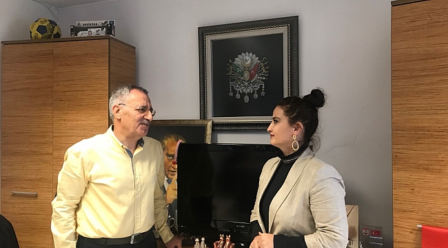 Saygı Öztürk, "Adil Öksüz Yeşil'e benziyor"