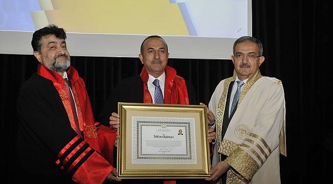 Çavuşoğlu’na Fahri Doktora Unvanı