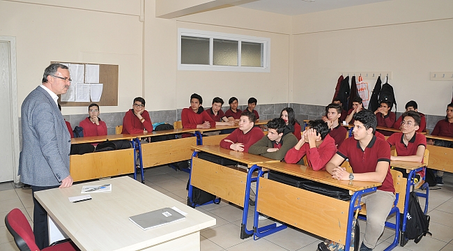 İşadamları öğrencilerle buluştu