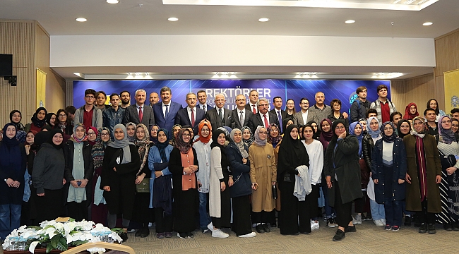 Rektörler Bilim Merkezinde Öğrencilerle Buluştu