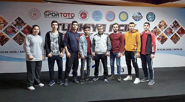 Türkiye açık Kıck Boks turnuvasında Karatay şampiyon
