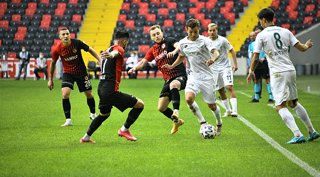 Konyaspor mağlubiyetle tanıştı