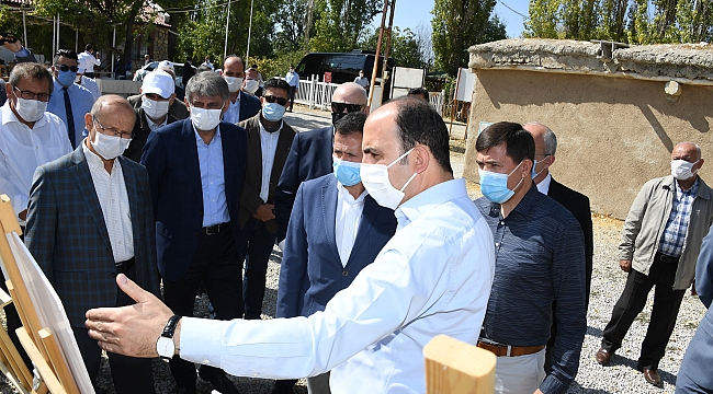 Tarihi alanları incelediler