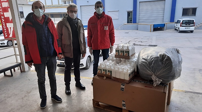 TSYD Konya'nın yardımları İzmir Kızılay'a teslim edildi