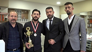 Türkiye Şampiyonu Öz’e Ahmet Ateş’ten ziyaret