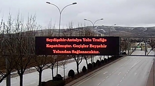 Yoğun kar yağışı nedeniyle Antalya yolu kapandı              