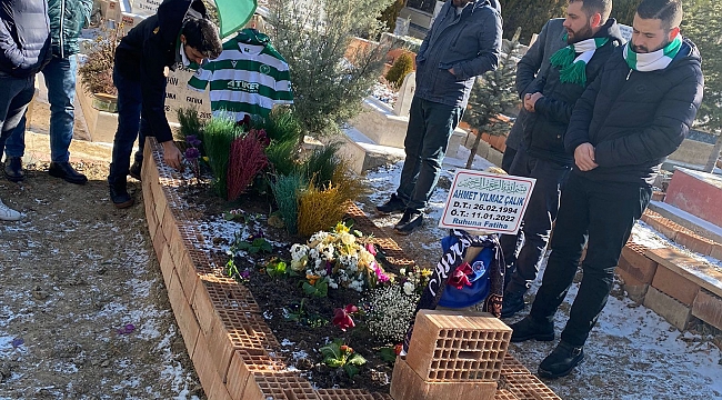 Yüzlerce taraftar Çalık'ın kabri başında dua etti