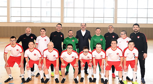  Altay Down Sendromlular Futsal Milli Takımı Kampını Ziyaret Etti