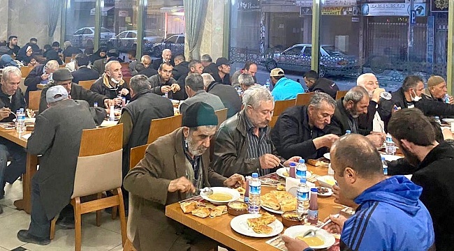 Konya’nın meczupları iftarda  buluştu 