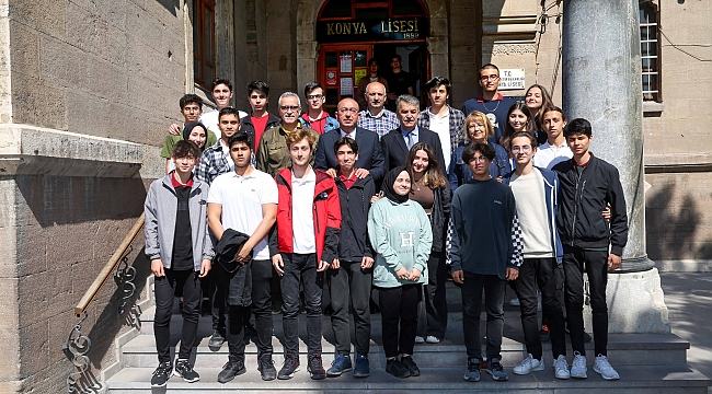 Kavuş Lise öğrencileriyle bir araya geldi