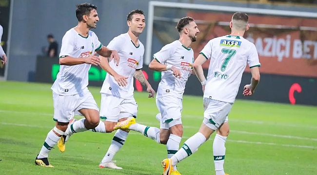 Konyaspor İstanbul'da çoştu 4-0