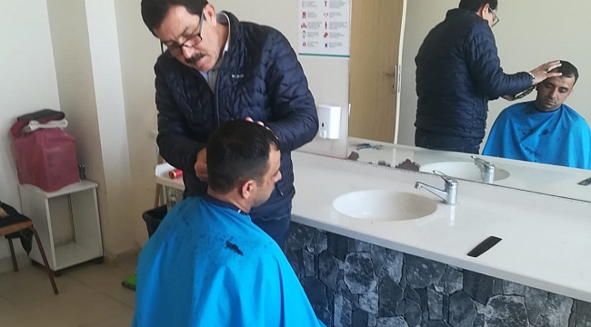 Karapınarlı kuaförlerden depremzedelere ücretsiz traş