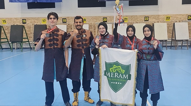 Meramlı Okçulardan Türkiye rekoru