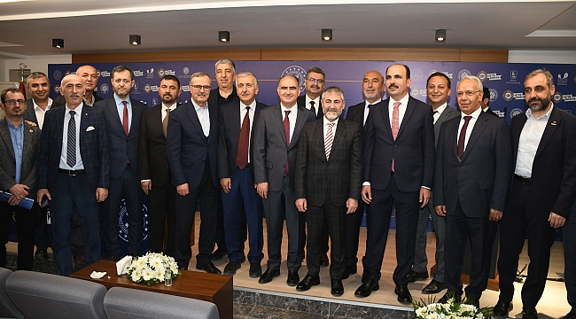 Bakan Nebati, işi nsanlarıyla bir araya geldi