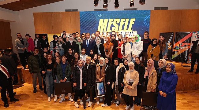 Sağlık Bakanı Koca, Gençlerle Buluştu