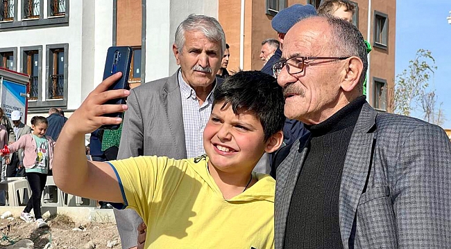 Bayındır “Daha iyi hizmet  için Akparti̇’den aday oldum"