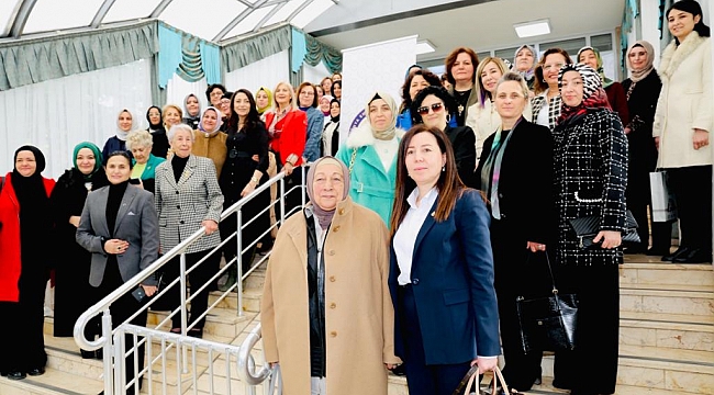 Protokol eşleri kahvaltıda bir araya geldi