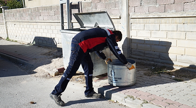 “Çöpler Konteynere, Küller Kül Kovalarına”
