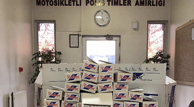 Şüpheli araçtan binlerce kaçak sigara çıktı