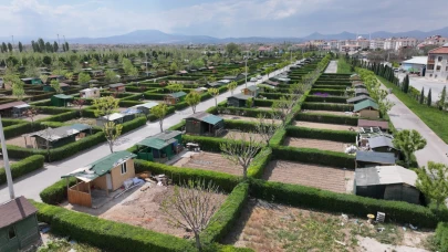 Ata tohumları toprakla buluşuyor