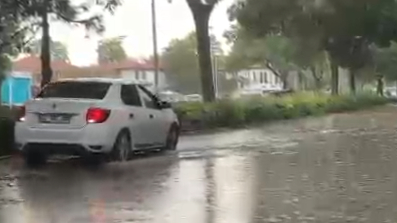 Konya'yı dolu ve yağmur vurdu